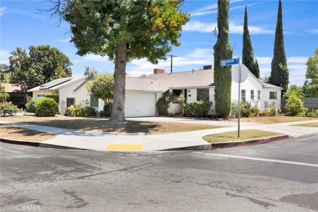 13758 Runnymede Street, Van Nuys, CA 91405