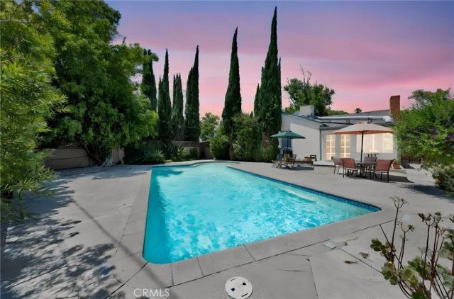 13758 Runnymede Street, Van Nuys, CA 91405