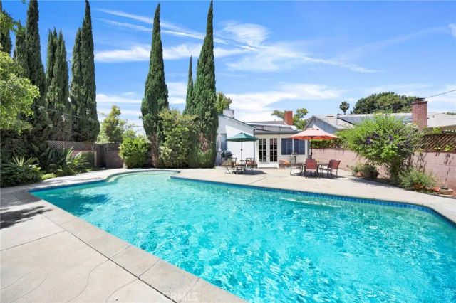 13758 Runnymede Street, Van Nuys, CA 91405