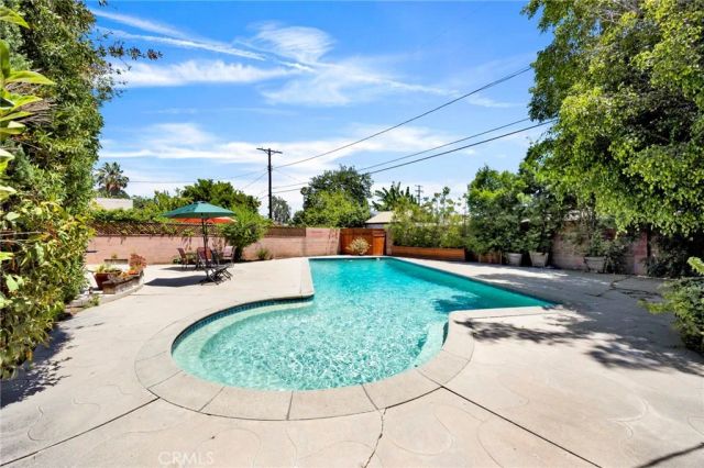 13758 Runnymede Street, Van Nuys, CA 91405