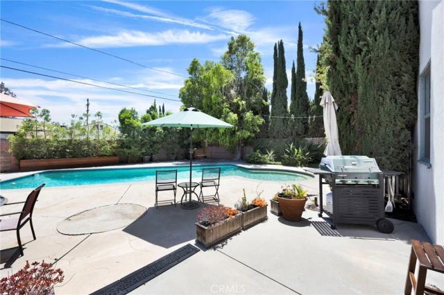 13758 Runnymede Street, Van Nuys, CA 91405