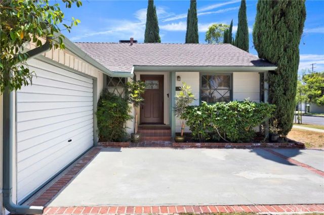 13758 Runnymede Street, Van Nuys, CA 91405