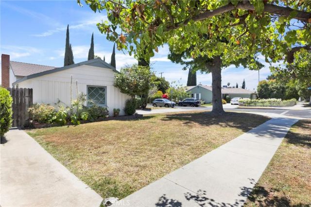 13758 Runnymede Street, Van Nuys, CA 91405