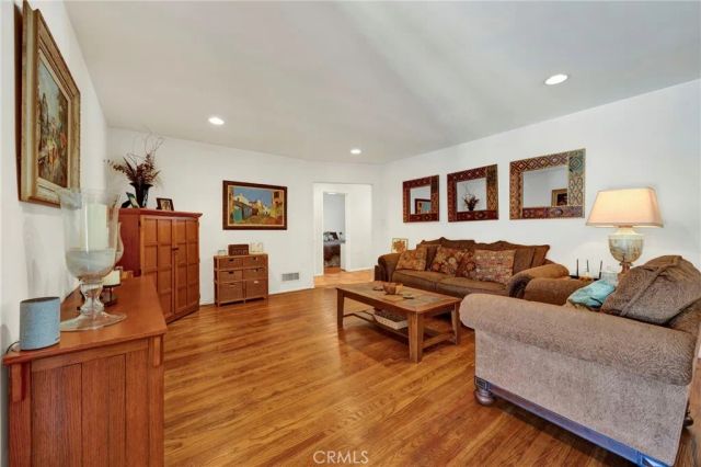 13758 Runnymede Street, Van Nuys, CA 91405