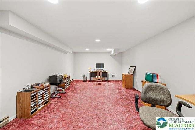 491 Magnolia Lane, Lower Nazareth Twp, PA 18064