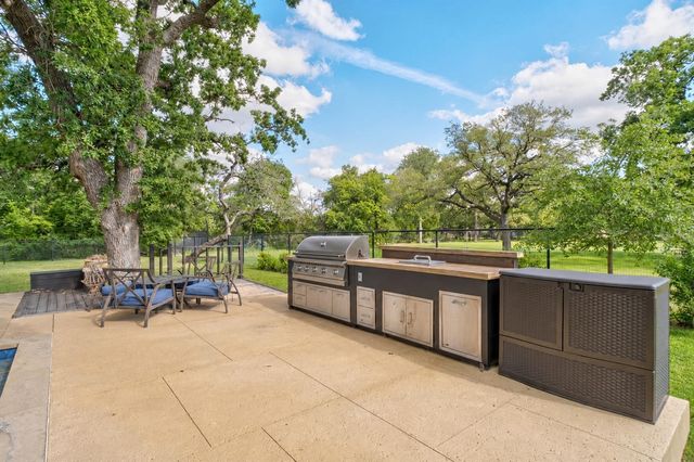 416 Shadywood Lane, Dripping Springs, TX 78620