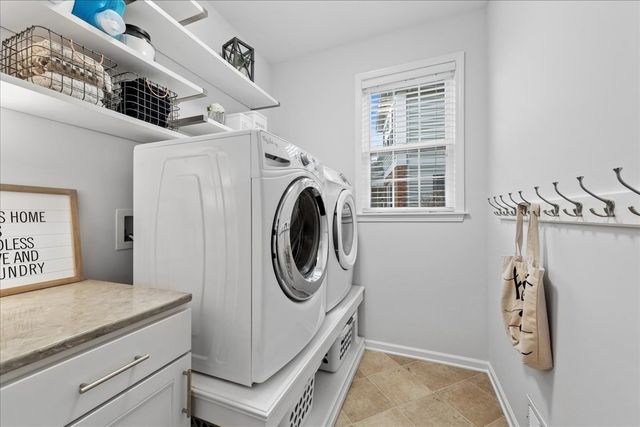 115 Ashton Lane, Crystal Lake, IL 60014