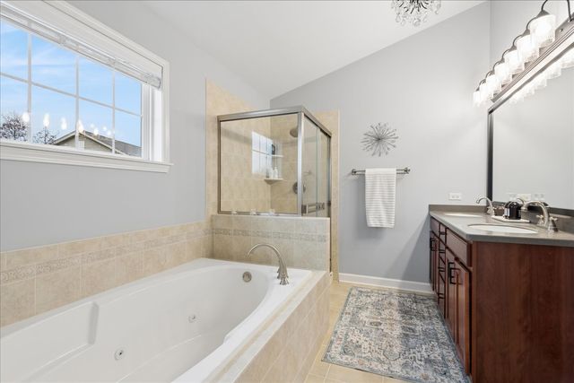 115 Ashton Lane, Crystal Lake, IL 60014