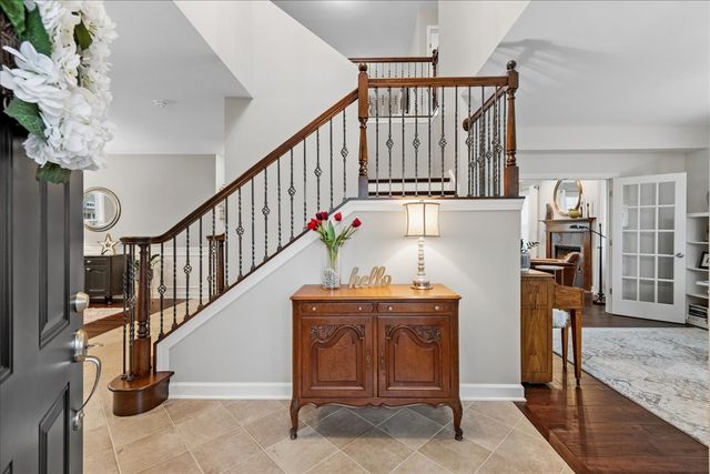 115 Ashton Lane, Crystal Lake, IL 60014