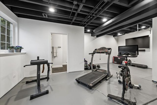 115 Ashton Lane, Crystal Lake, IL 60014