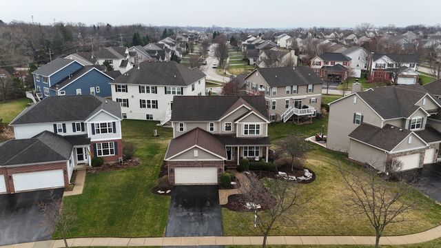 115 Ashton Lane, Crystal Lake, IL 60014