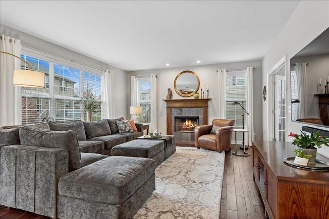 115 Ashton Lane, Crystal Lake, IL 60014