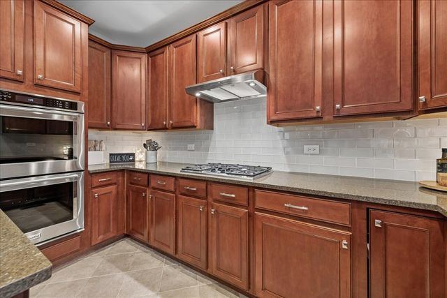 115 Ashton Lane, Crystal Lake, IL 60014