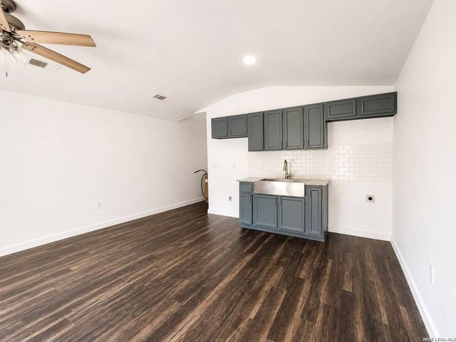 2130 VIRGINIA BLVD, San Antonio, TX 78203