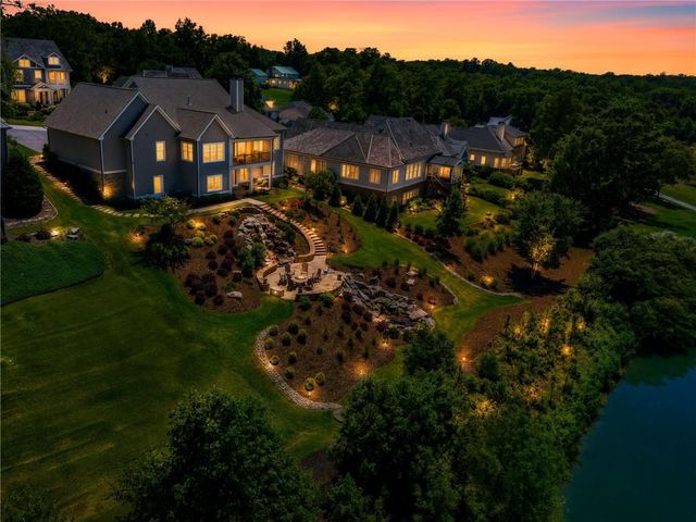 118 Stonehaven Drive, Dawsonville, GA 30534