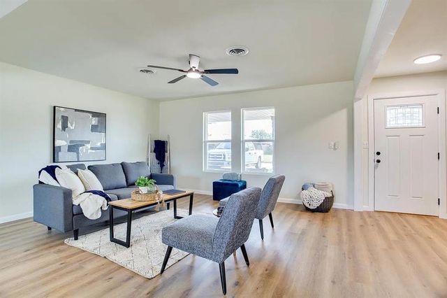 2324 Seminole Street, Enid, OK 73703