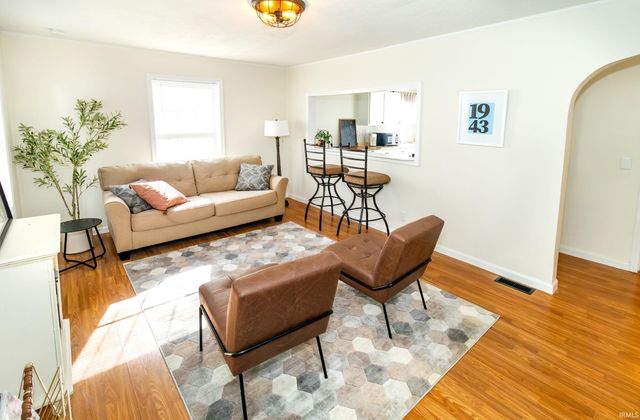 2120 Harding Avenue, Evansville, IN 47711