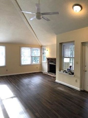 30 E Bluff Rd 30, Ashland, MA 01721