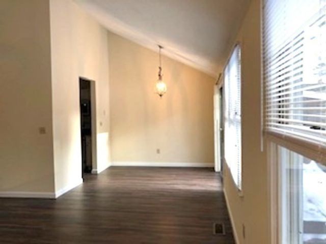 30 E Bluff Rd 30, Ashland, MA 01721