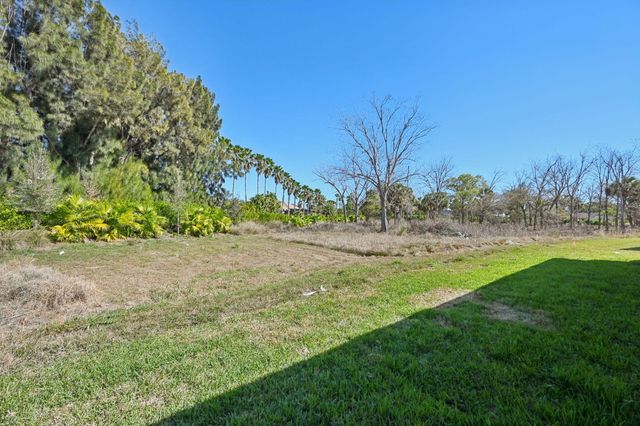 5633 Hampton Park Circle, Vero Beach, FL 32966