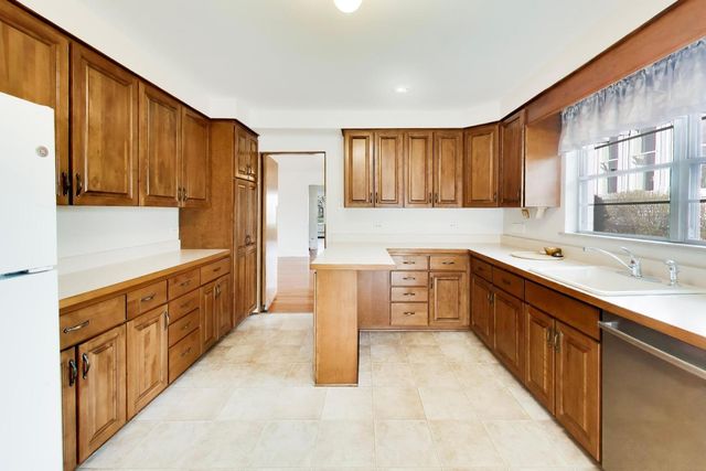 545 Thatcher Avenue, River Forest, IL 60305