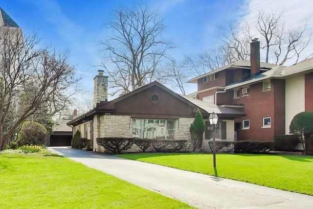 545 Thatcher Avenue, River Forest, IL 60305