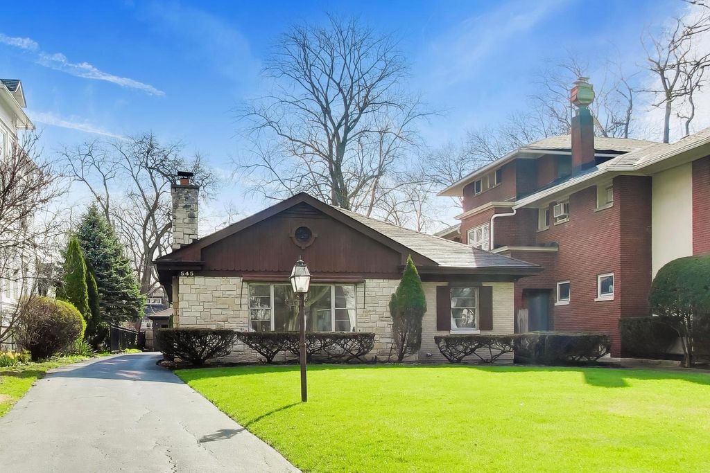 545 Thatcher Avenue, River Forest, IL 60305