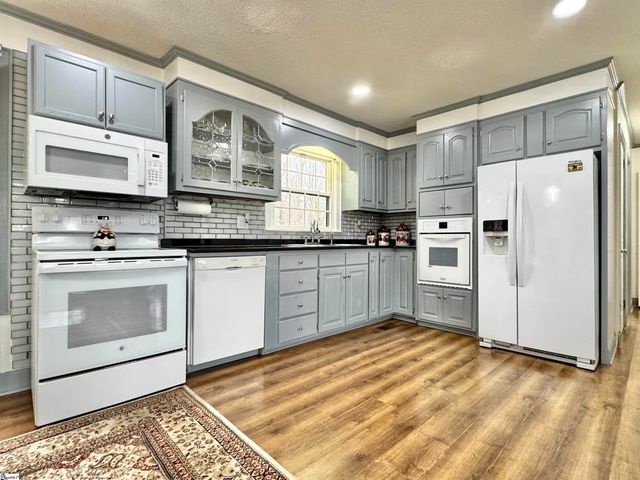 1113 Fox Squirrel Ridge Road, Pickens, SC 29671