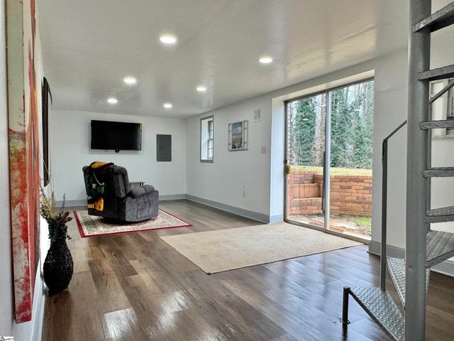 1113 Fox Squirrel Ridge Road, Pickens, SC 29671