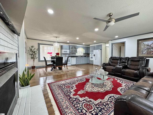 1113 Fox Squirrel Ridge Road, Pickens, SC 29671