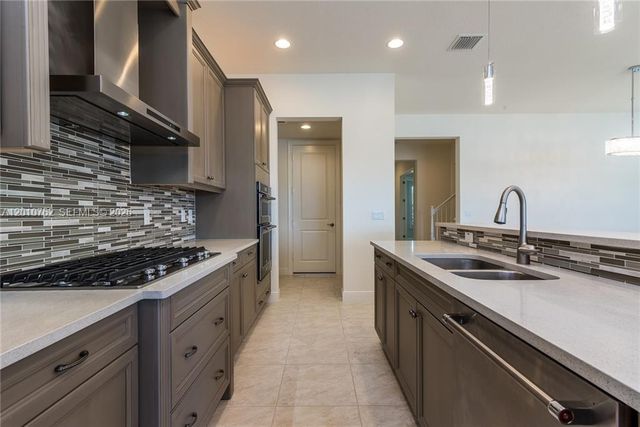 11170 NW 82nd Pl, Parkland, FL 33076