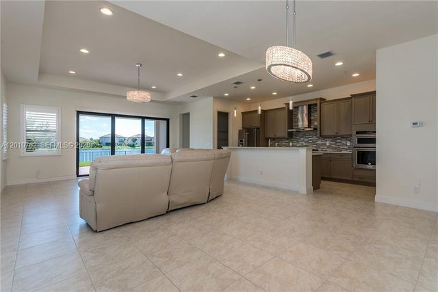 11170 NW 82nd Pl, Parkland, FL 33076