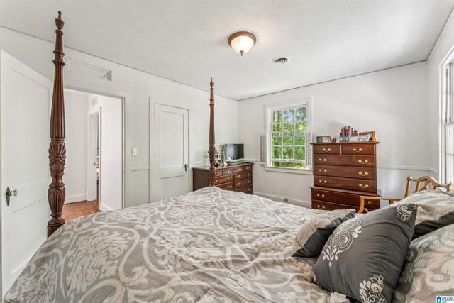 115 OAK STREET, Trussville, AL 35173