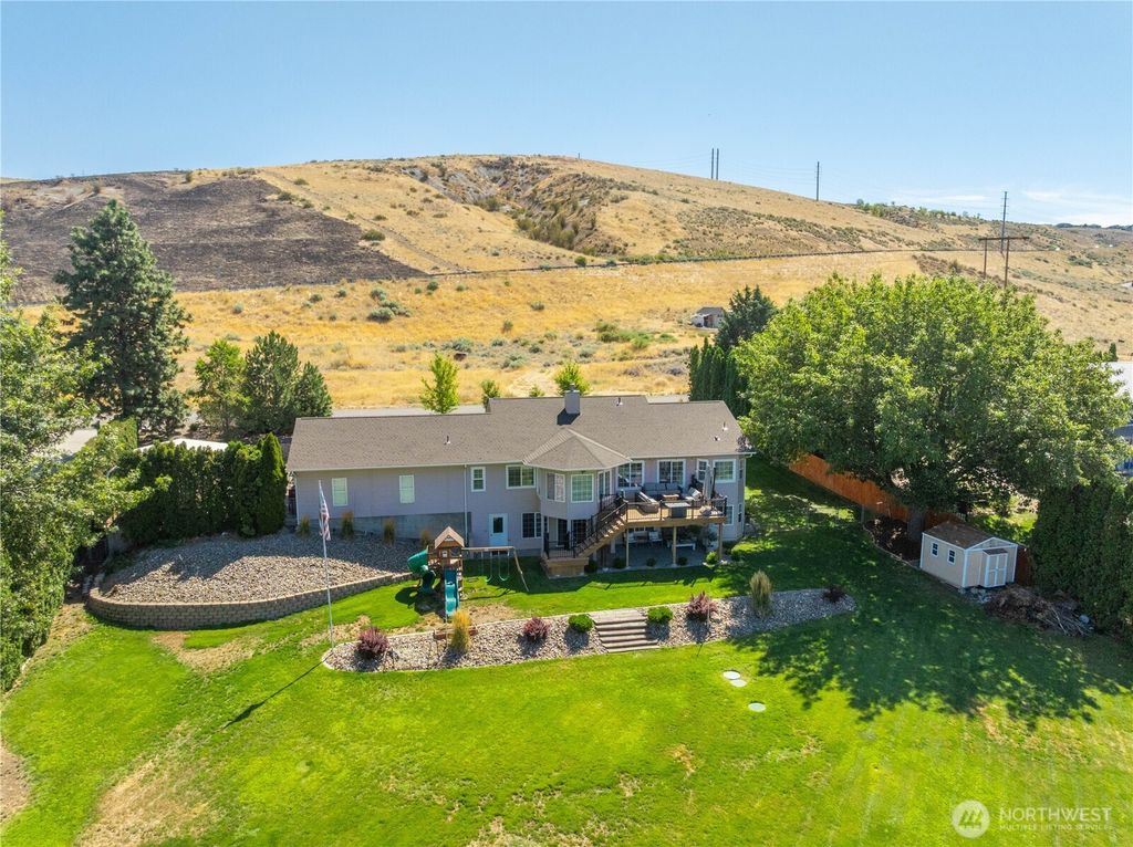 3537 NE Reid Court, East Wenatchee, WA 98802