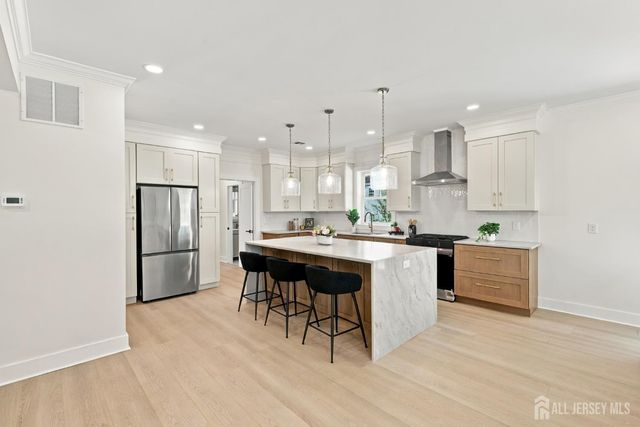 25 Lamar Avenue, Edison, NJ 08820