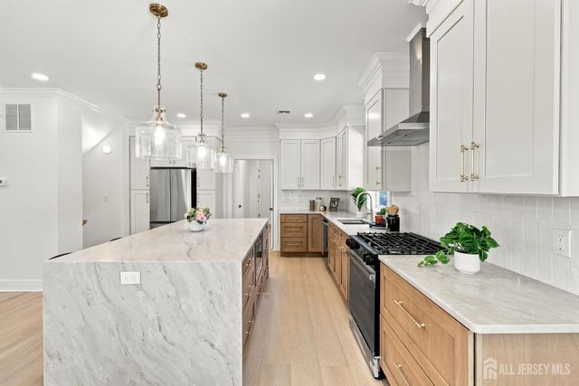 25 Lamar Avenue, Edison, NJ 08820