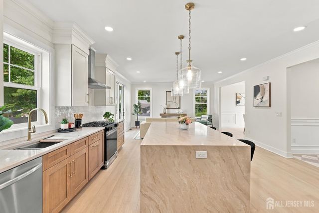 25 Lamar Avenue, Edison, NJ 08820