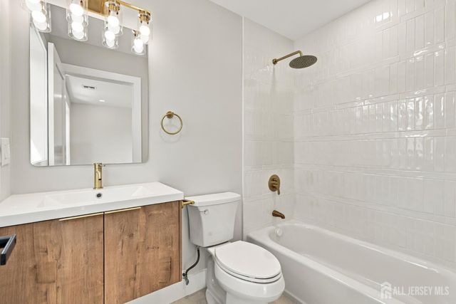 25 Lamar Avenue, Edison, NJ 08820