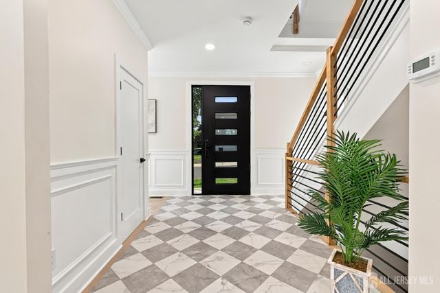 25 Lamar Avenue, Edison, NJ 08820