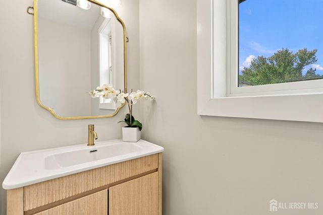 25 Lamar Avenue, Edison, NJ 08820