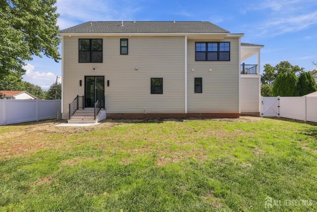 25 Lamar Avenue, Edison, NJ 08820
