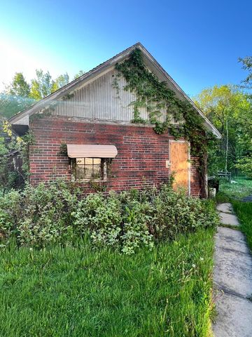 500 10th Avenue NW, Chisholm, MN 55719