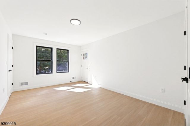 27 Robert St, Paterson City, NJ 07503