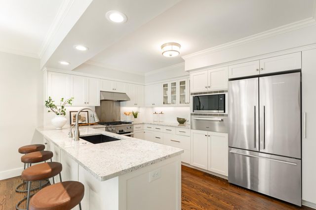 20452 Knightsbridge Road, Excelsior, MN 55331