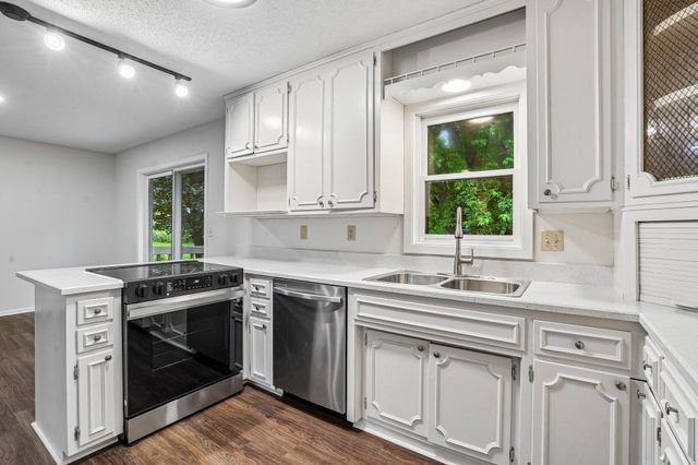 7483 Hydram Avenue S, Cottage Grove, MN 55016