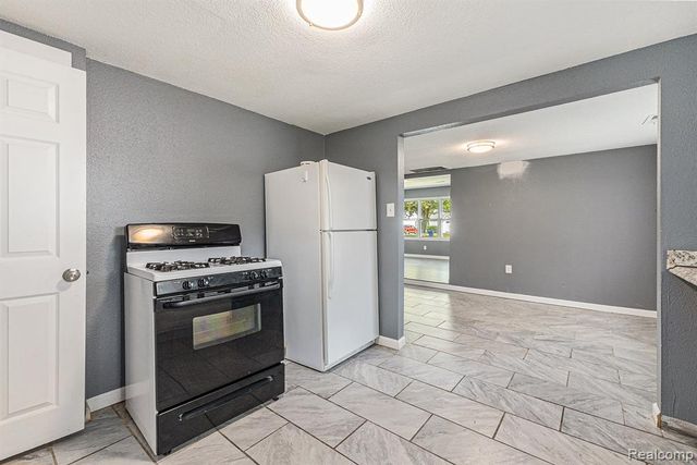 11472 Cadillac Avenue, Warren, MI 48089