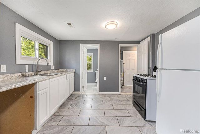 11472 Cadillac Avenue, Warren, MI 48089