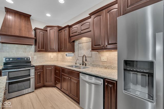 5666 Augusta Woods Drive, Plainfield, IN 46168