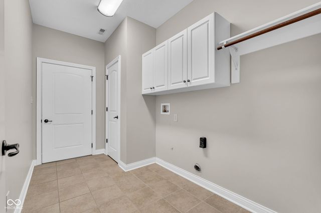 5666 Augusta Woods Drive, Plainfield, IN 46168