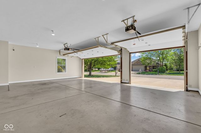 5666 Augusta Woods Drive, Plainfield, IN 46168